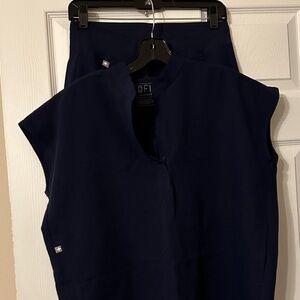 FIGS medical scrubs brand new … jogger style